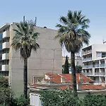מלון דירות Pierre & La Promenade Des Bains 2*