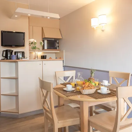 Apart-hotel Pierre & La Promenade Des Bains