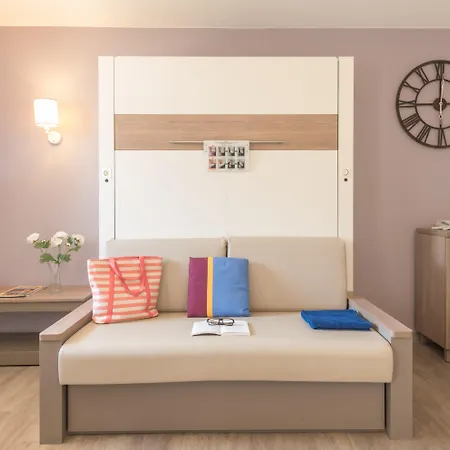 Pierre & La Promenade Des Bains Apart-hotel