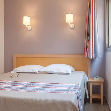Pierre & La Promenade Des Bains Hotel apartamentowy