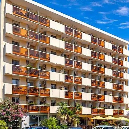 Апарт-отель Pierre & La Promenade Des Bains Сен-Рафаэль