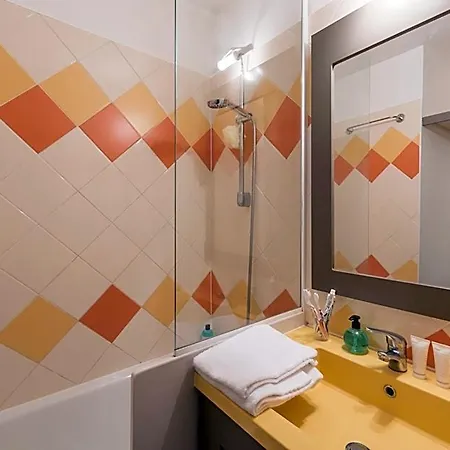 Pierre & La Promenade Des Bains 2* Сен-Рафаэль
