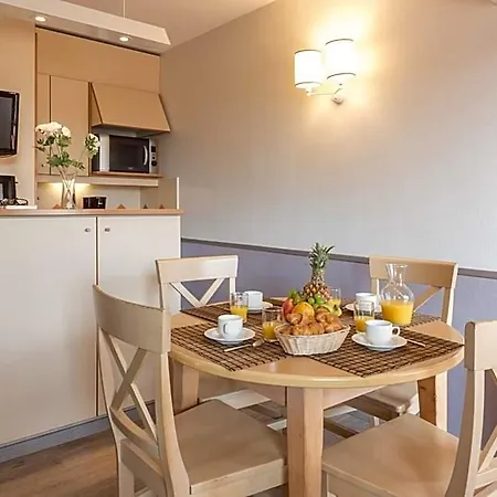 Apart Otel Pierre & La Promenade Des Bains 2*