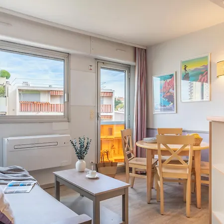 Апарт-отель Pierre & La Promenade Des Bains