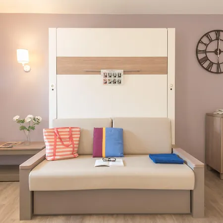 アパートホテル Pierre & La Promenade Des Bains Saint-Raphaël