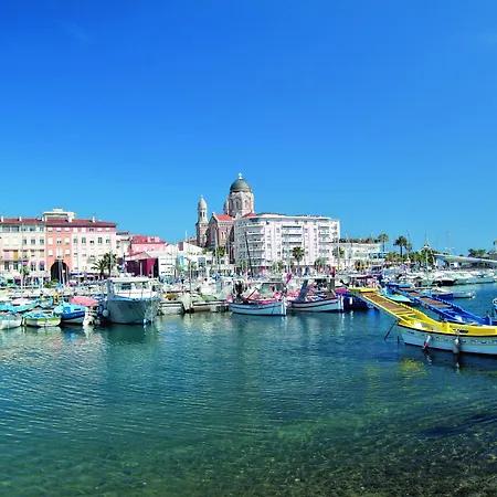 Pierre & La Promenade Des Bains アパートホテル Saint-Raphaël