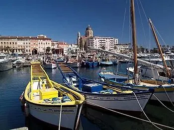 Pierre & La Promenade Des Bains 2* Сен-Рафаэль