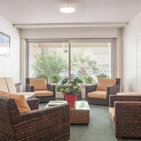 Apart-hotel Pierre & La Promenade Des Bains