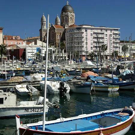 Pierre & La Promenade Des Bains Saint-Raphael (Var)