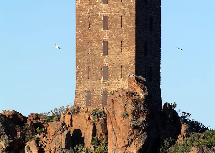 Aparthotel Pierre & La Promenade Des Bains 2*